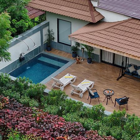 Anandam - A Luxury Resort In Udaipur Exteriör bild