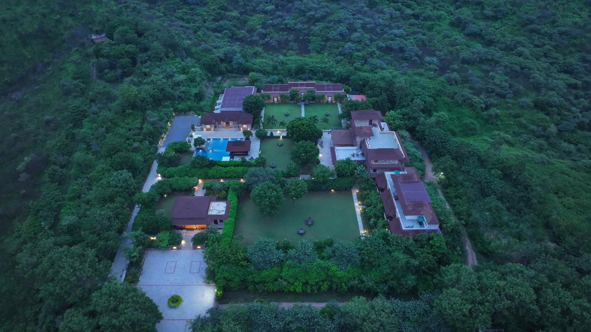 Anandam - A Luxury Resort In Udaipur Exteriör bild
