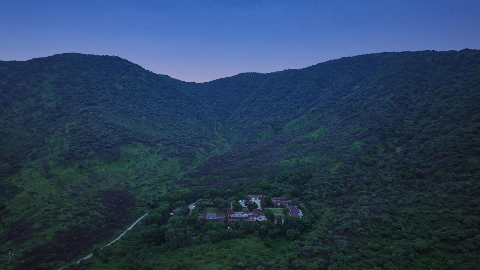 Anandam - A Luxury Resort In Udaipur Exteriör bild
