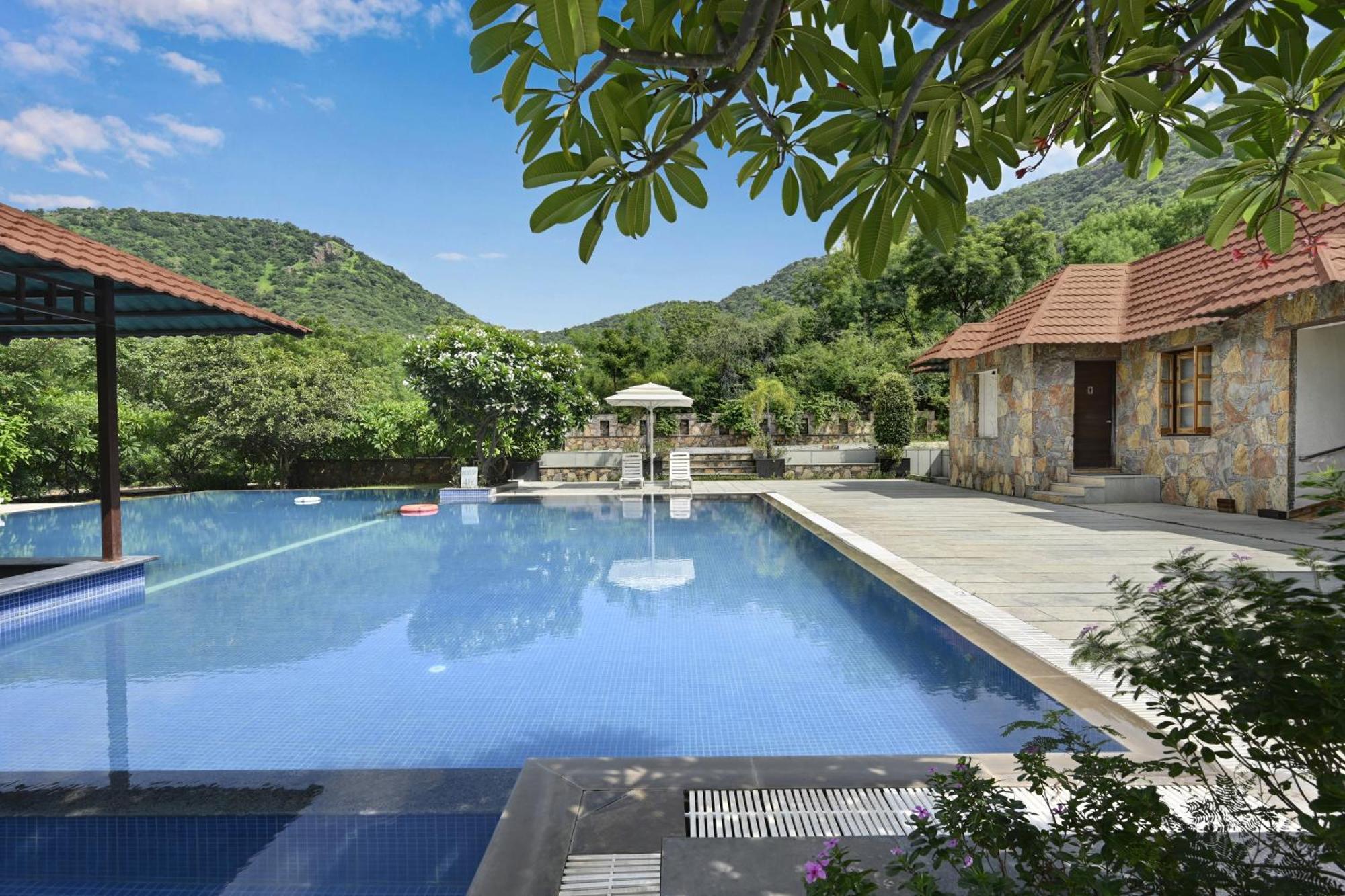 Anandam - A Luxury Resort In Udaipur Exteriör bild
