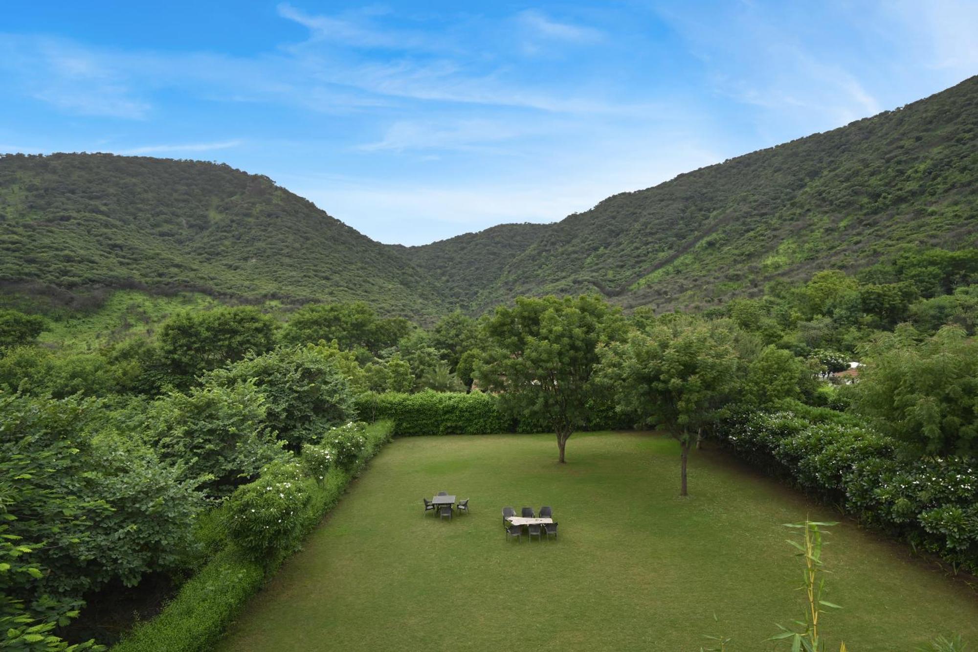 Anandam - A Luxury Resort In Udaipur Exteriör bild